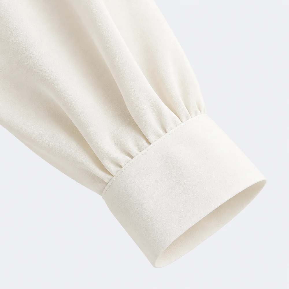 Lucca Silk Blouse – detail